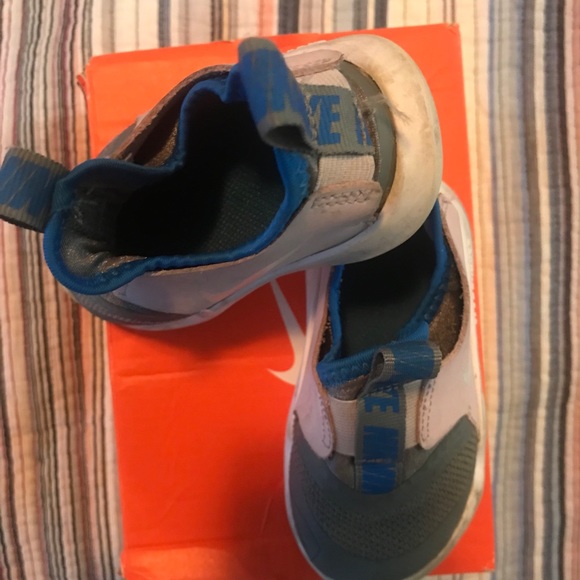 Nike Flexrunner- toddler girl size 6 - Picture 2 of 3